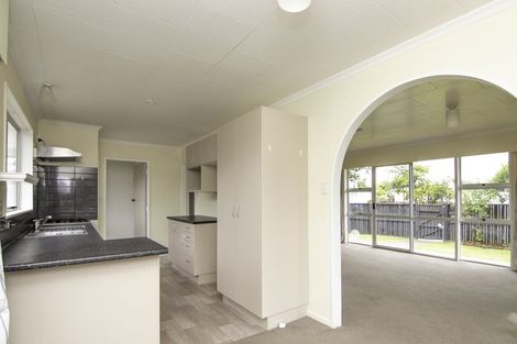 Photo of property in 33 Rhodes Drive, Kelvin Grove, Palmerston North, 4414