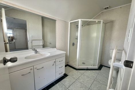 Photo of property in 2 Birchlea Rise, Goodwood Heights, Auckland, 2105