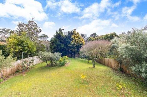 Photo of property in 27 Lynbrooke Avenue, Blockhouse Bay, Auckland, 0600