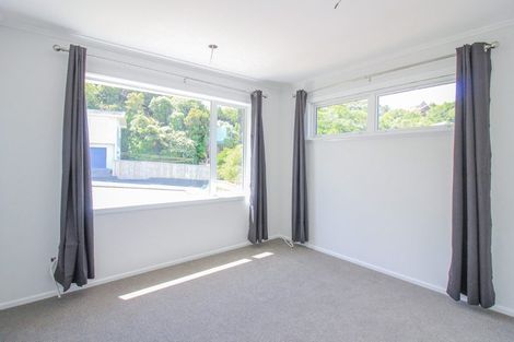 Photo of property in 2 Magnolia Grove, Maungaraki, Lower Hutt, 5010