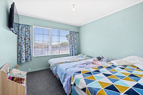 Photo of property in 33 Solway Street, Levin, 5510