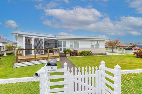Photo of property in 4 Upham Crescent, Taradale, Napier, 4112