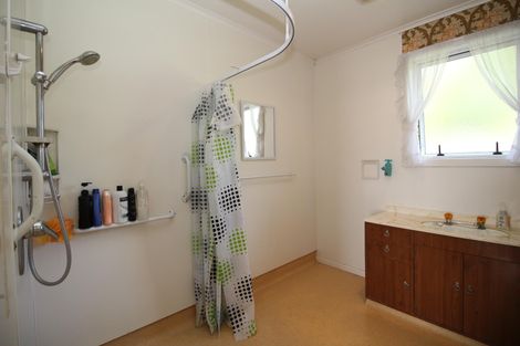 Photo of property in 7 Darroch Street, Fairy Springs, Rotorua, 3015