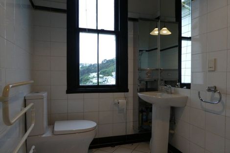 Photo of property in 4 Oriental Terrace, Oriental Bay, Wellington, 6011