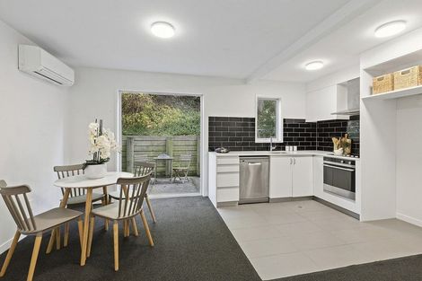 Photo of property in 7/74 Derwent Street, Island Bay, Wellington, 6023