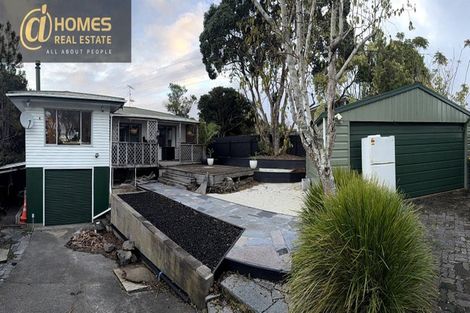 Photo of property in 16 Mirovale Place, Totara Vale, Auckland, 0629