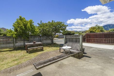 Photo of property in 3 Tennyson Crescent, Stoke, Nelson, 7011