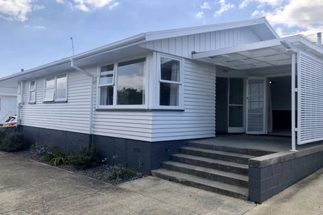 Photo of property in 199 Chivalry Road, Glenfield, Auckland, 0629
