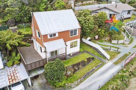 Photo of property in 1/15a Glen Road, Stokes Valley, Lower Hutt, 5019