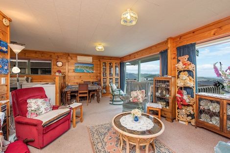 Photo of property in 16 Coventry Close, Ascot Park, Porirua, 5024