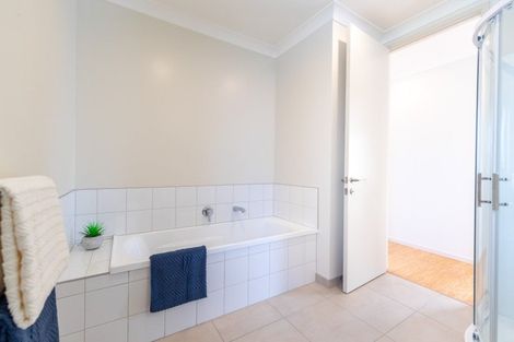 Photo of property in 72 Sunstone Crescent, Timberlea, Upper Hutt, 5018