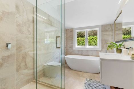 Photo of property in 21 Norwood Road, Bayswater, Auckland, 0622