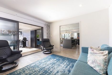 Photo of property in 22c Sunnyvale Road, Swanson, Auckland, 0614