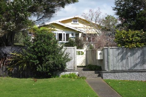 Photo of property in 48 Waiwaka Terrace, Strandon, New Plymouth, 4312