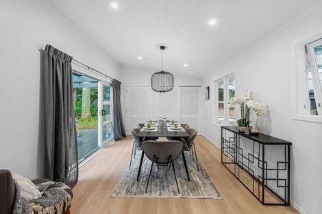Photo of property in 11 Scenic Drive, Hillpark, Auckland, 2102