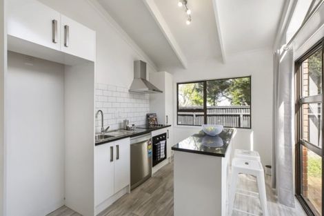 Photo of property in 2a Pinedale Place, Henderson, Auckland, 0610