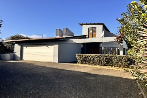 Photo of property in 65 Forrest Hill Road, Milford, Auckland, 0620