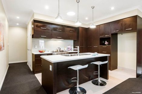 Photo of property in 17 Ohau Court, Fairview Heights, Auckland, 0632