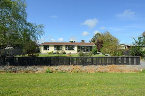 Photo of property in 40 High Street, Hawarden, 7385