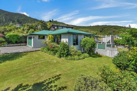Photo of property in 10 Matai Place, Waikawa, Picton, 7220