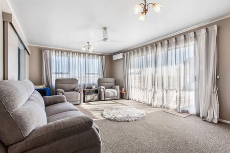 Photo of property in 34 Lewisham Street, Highland Park, Auckland, 2010