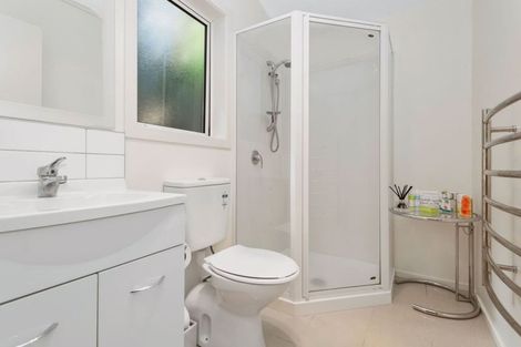 Photo of property in 29a Turville Crescent, Newlands, Wellington, 6037