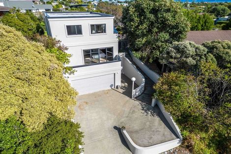 Photo of property in 4 Flaxmere Street, Waikanae Beach, Waikanae, 5036