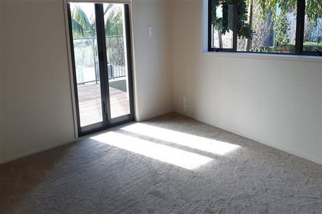 Photo of property in 5 Monet Grove, West Harbour, Auckland, 0618