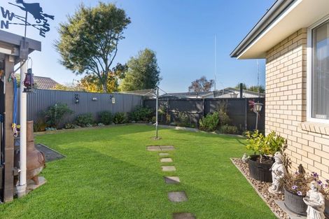 Photo of property in 26 Royal Park Drive, Parklands, Christchurch, 8083