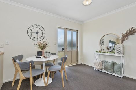 Photo of property in 15 Harvard Court, Melville, Hamilton, 3206