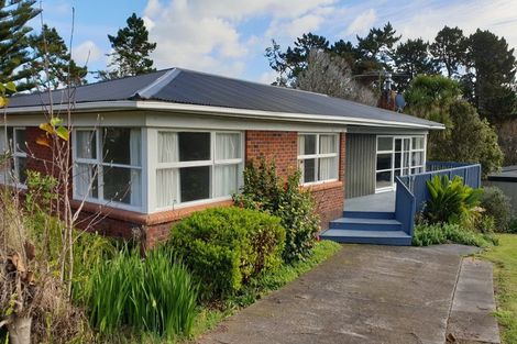 Photo of property in 28 Cheriton Road, Mellons Bay, Auckland, 2014