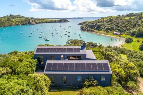 Photo of property in 122 Delamore Drive, Oneroa, Waiheke Island, 1081
