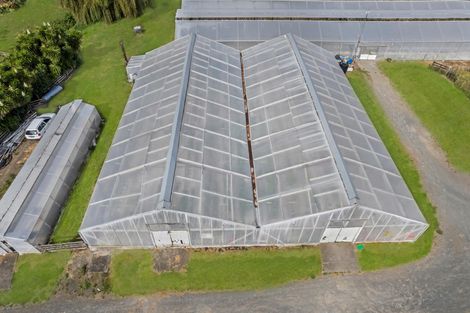Photo of property in 215 Waihoehoe Road, Drury, 2577