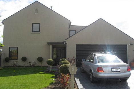 Photo of property in 5a Dinglebay Place, Casebrook, Christchurch, 8051