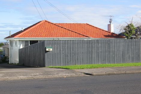 Photo of property in 1/28 Bleakhouse Road, Howick, Auckland, 2014