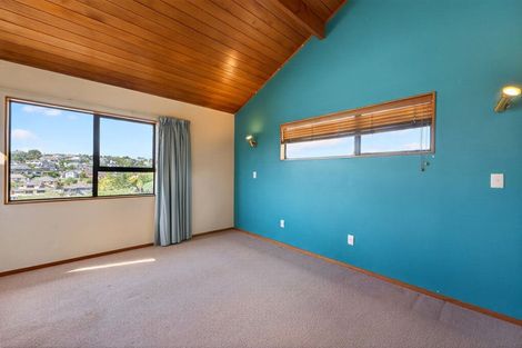 Photo of property in 2/50 Masterton Road, Rothesay Bay, Auckland, 0630