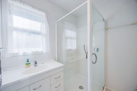 Photo of property in 116 Kervil Avenue, Te Atatu Peninsula, Auckland, 0610