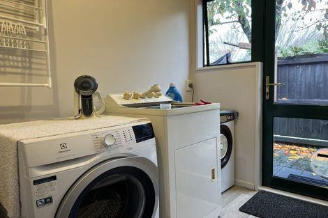 Photo of property in 21 Thornwood Place, Redwood, Christchurch, 8051