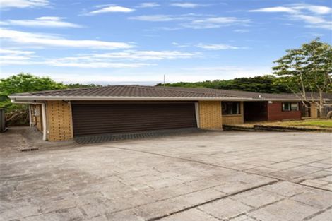 Photo of property in 43 Ewhurst Place, Goodwood Heights, Auckland, 2105