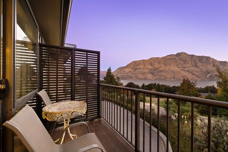 Photo of property in Arno Apartment, 9/8 Mckerrow Place, Sunshine Bay, Queenstown, 9300
