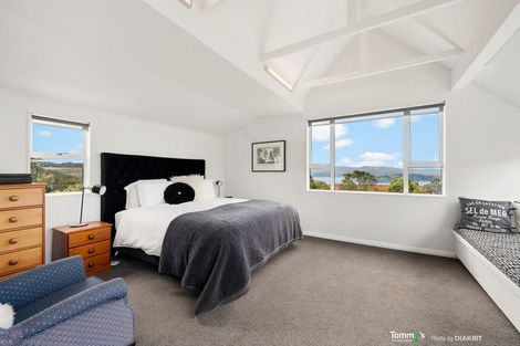 Photo of property in 27 Waru Street, Khandallah, Wellington, 6035