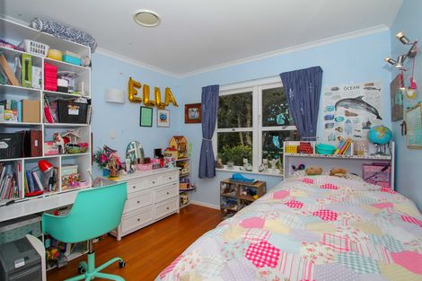 Photo of property in 28 Kauri Road, Birkenhead, Auckland, 0626