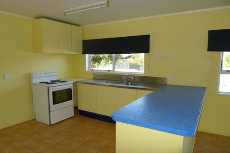 Photo of property in 2 Winara Avenue, Waikanae, 5036