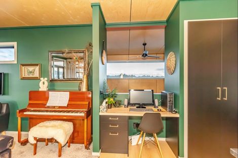 Photo of property in 61 Kent Avenue, Waitarere Beach, Levin, 5510