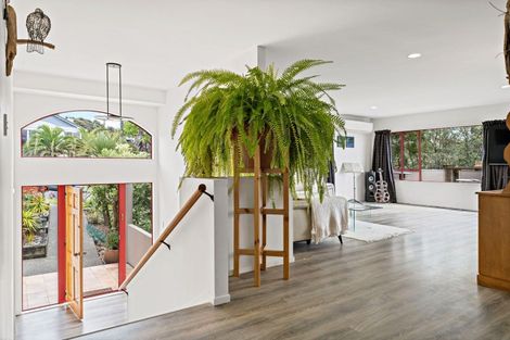 Photo of property in 70 Kate Sheppard Avenue, Torbay, Auckland, 0630