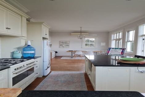 Photo of property in 9 Te Arai Point Road, Te Arai, Wellsford, 0975