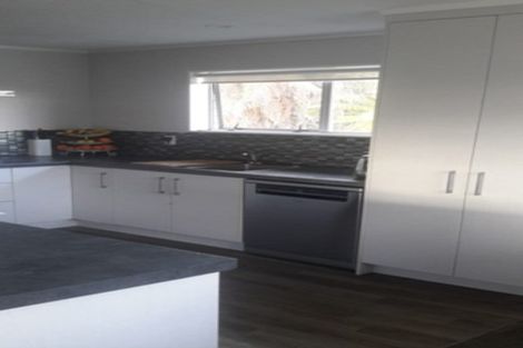 Photo of property in 3a Leo Place, Kawaha Point, Rotorua, 3010