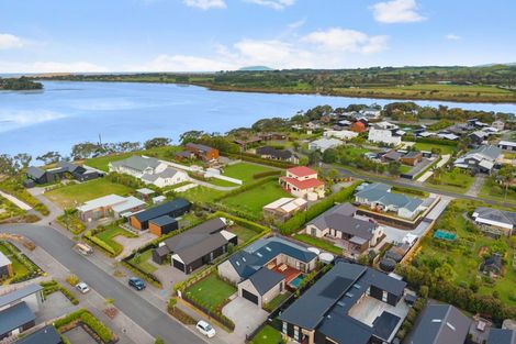 Photo of property in 21 William Gilbert Drive, Mangawhai, 0505