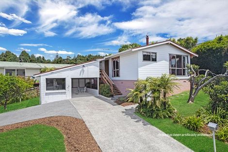 Photo of property in 2 Ensign Place, Hillcrest, Auckland, 0627