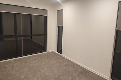 Photo of property in 2 Oakheart Way, Forrest Hill, Auckland, 0620